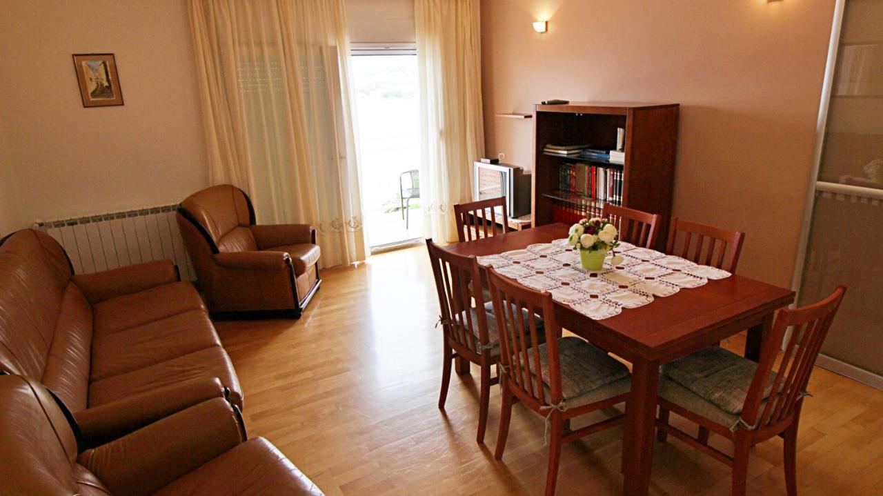 Apartment Ora Omiš Exterior foto